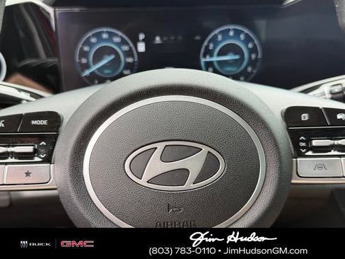 Used 2024 Hyundai Elantra SEL FWD image 21