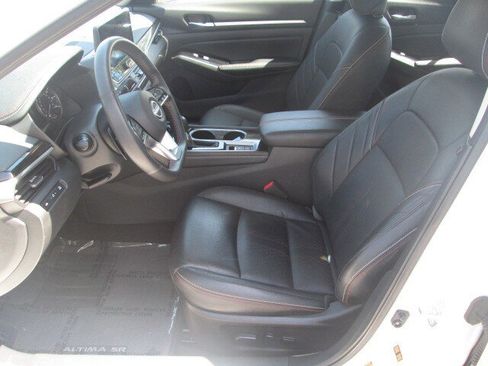 Used 2024 Nissan Altima 2.5 SR w/ SR Premium Package image 11