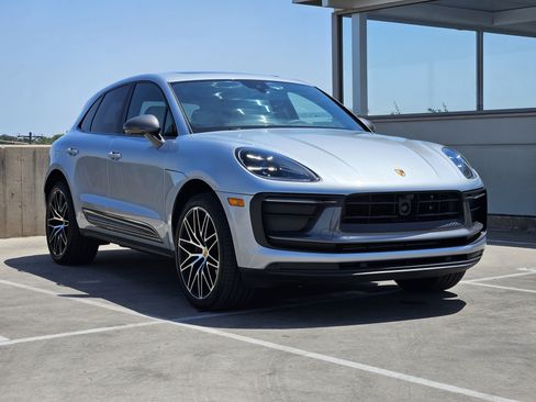 Certified 2026 Porsche Macan Turbo AWD/4WD image 10