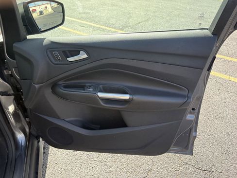 Used 2013 Ford C-MAX SEL image 16