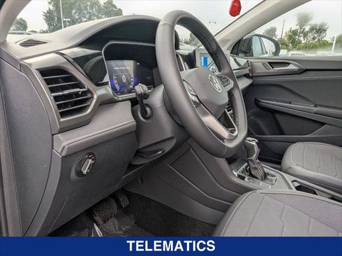 New 2025 Volkswagen Taos SE FWD image 11