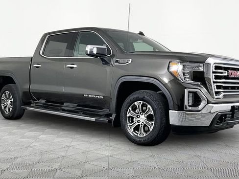Used 2021 GMC Sierra 1500 SLT w/ X31 Off-Road Package AWD/4WD image 3