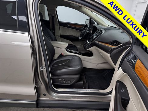 Used 2018 Lincoln MKC Select w/ Select Plus Package image 16