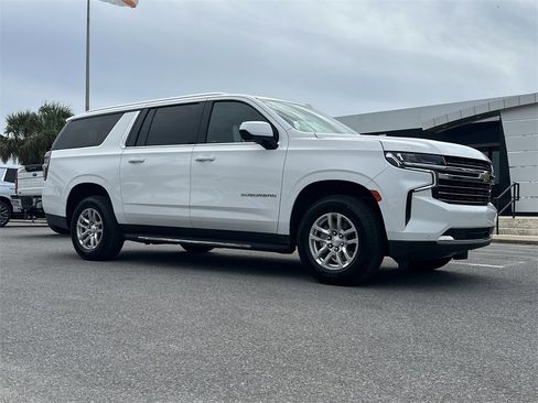 Used 2023 Chevrolet Suburban LT image 10