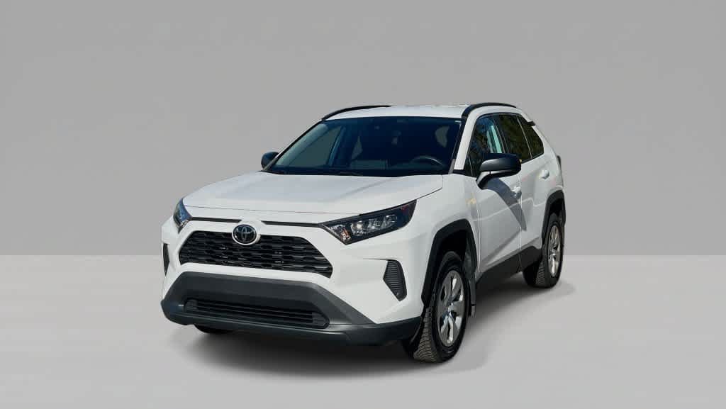 Used 2019 Toyota RAV4 LE FWD image 1