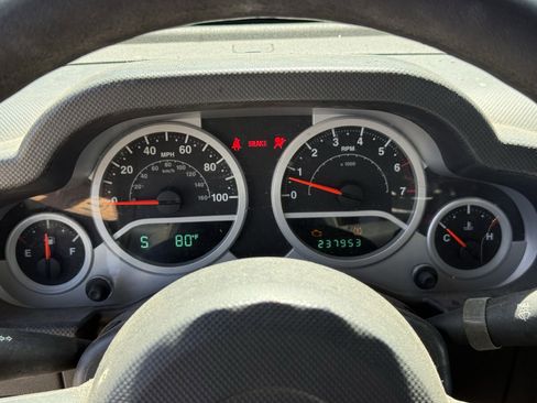 Used 2010 Jeep Wrangler Unlimited Sport w/ Trailer Tow Group image 16