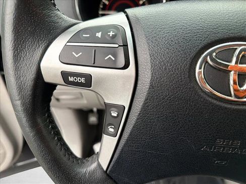 Used 2011 Toyota Highlander SE image 15
