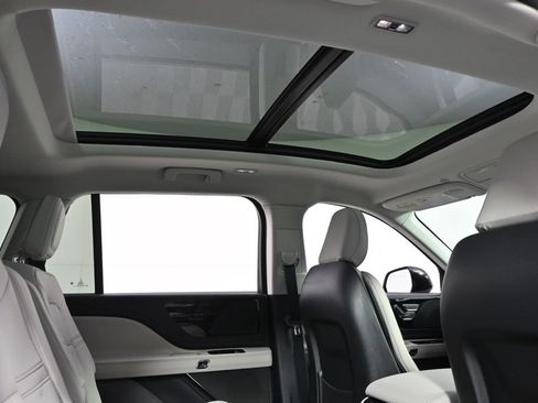New 2026 Lincoln Aviator AWD w/ Jet Appearance Package image 17