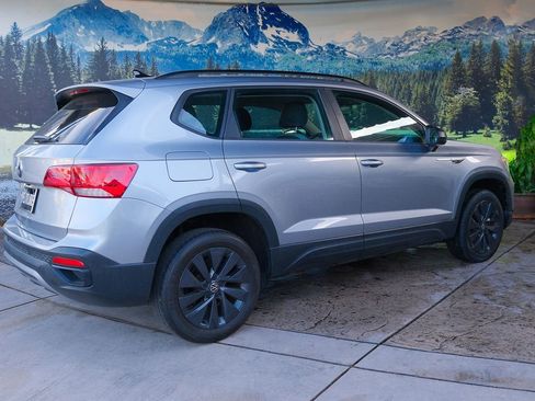 Used 2022 Volkswagen Taos S image 6