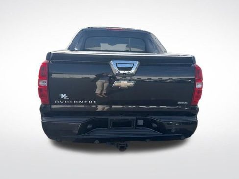 Used 2011 Chevrolet Avalanche LT image 4