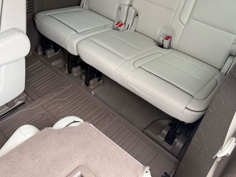 Used 2022 GMC Yukon XL Denali w/ Denali Premium Package image 44