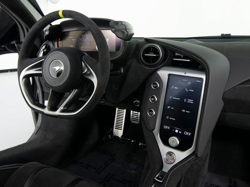 Used 2024 McLaren 750S Spider RWD image 29
