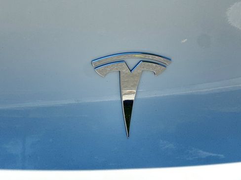 Used 2023 Tesla Model Y 2WD image 21