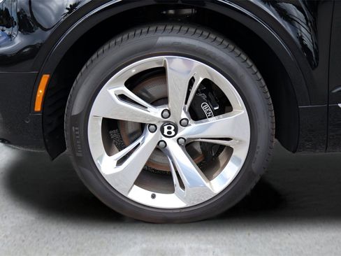 New 2025 Bentley Bentayga Extended Wheelbase image 6