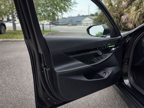 Used 2025 BMW 530i image 5