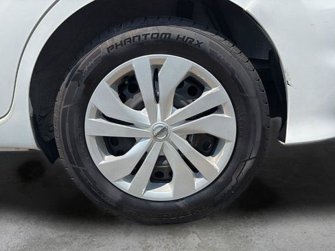 Used 2019 Nissan Versa Note SV FWD image 21