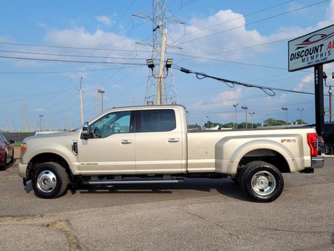 Used 2018 Ford F350 Lariat w/ Lariat Ultimate Package AWD/4WD image 28