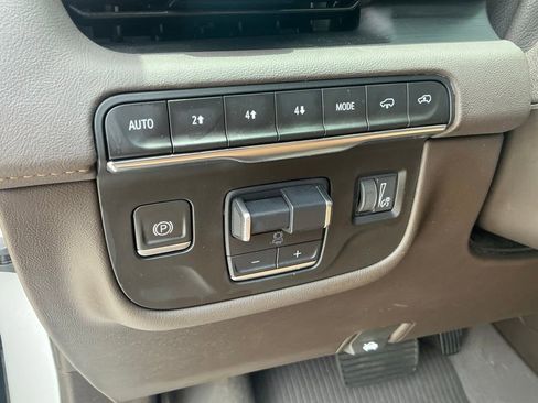 Used 2023 Cadillac Escalade Premium Luxury w/ Performance Package AWD/4WD image 40