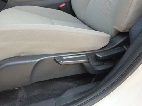Used 2021 Honda HR-V LX image 14