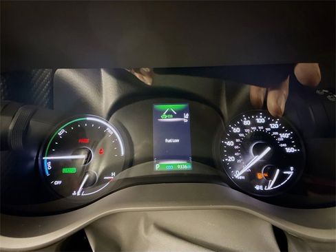 Used 2024 Toyota Sienna XSE image 17