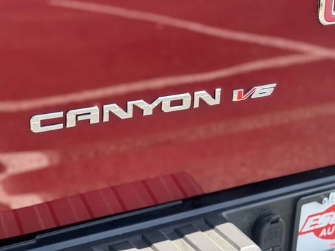 Used 2019 GMC Canyon SLE w/ Elevation Edition RWD image 18