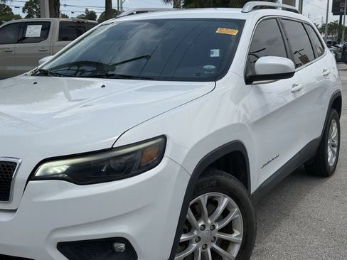 Used 2019 Jeep Cherokee Latitude w/ Popular Appearance Group FWD image 5