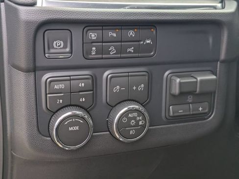 New 2026 Chevrolet Suburban Premier AWD/4WD image 14