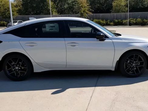 Used 2023 Honda Civic Sport image 9