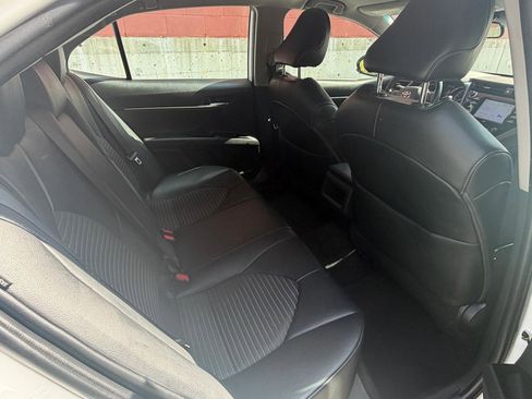 Used 2020 Toyota Camry SE FWD image 11
