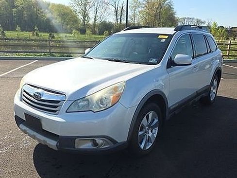 Used 2010 Subaru Outback 3.6R Limited image 1