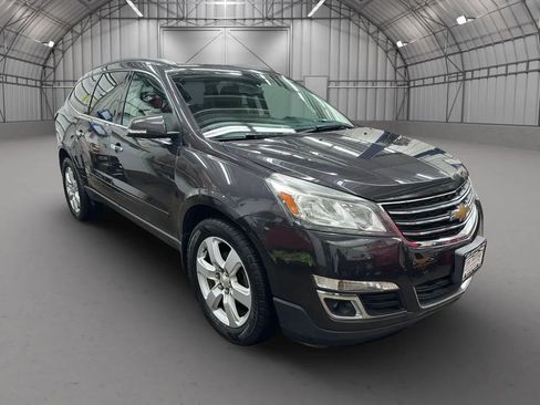 Used 2017 Chevrolet Traverse LT w/ Traveler's Package image 7