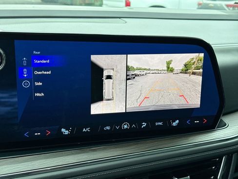 Used 2025 Chevrolet Suburban LT w/ Comfort Package RWD image 28
