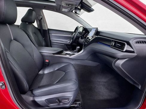 Used 2024 Toyota Camry XLE image 23