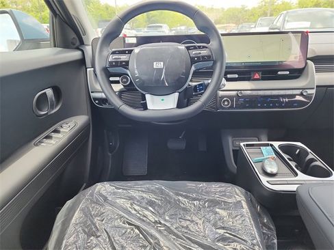 New 2025 Hyundai Ioniq 5 SE image 11