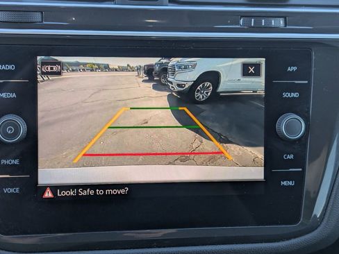 Used 2024 Volkswagen Tiguan SE image 20