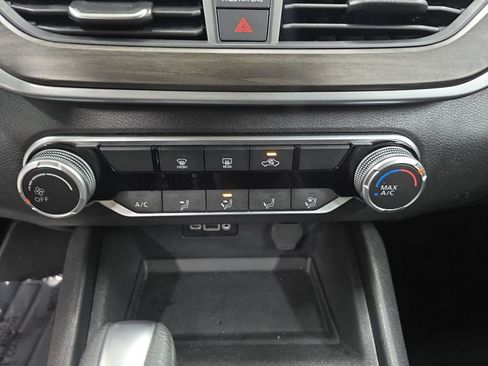 Used 2025 Nissan Altima 2.5 SV FWD image 26