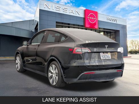 Used 2021 Tesla Model Y 2WD image 7