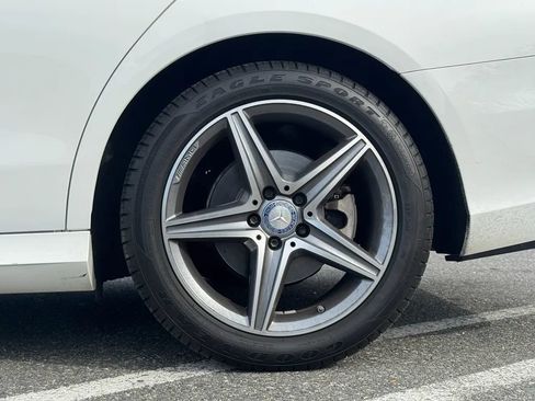 Used 2017 Mercedes-Benz E 300 4MATIC image 27