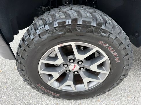 Used 2016 GMC Sierra 1500 SLT w/ All-Terrain Package AWD/4WD image 7