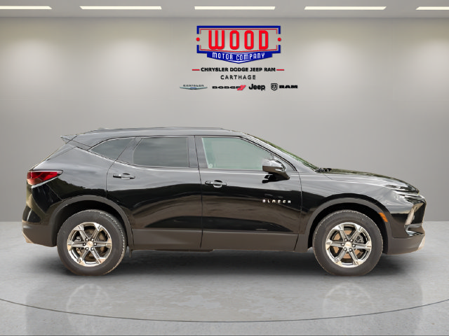 Used 2023 Chevrolet Blazer LT w/ Convenience Package AWD/4WD image 2