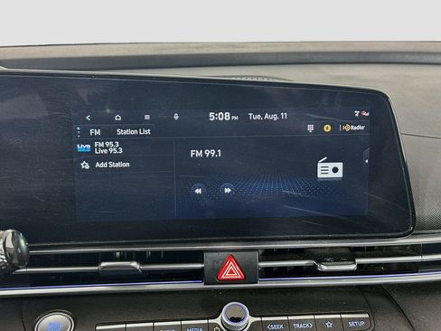 Used 2025 Hyundai Elantra SEL FWD image 21