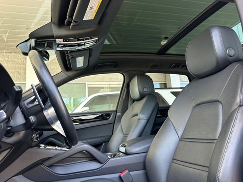 Certified 2022 Porsche Cayenne Coupe AWD/4WD image 5