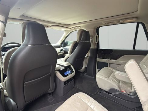 Used 2022 Lincoln Navigator L Reserve RWD image 31