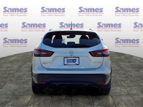 Used 2022 Nissan Rogue Sport SL AWD/4WD image 6
