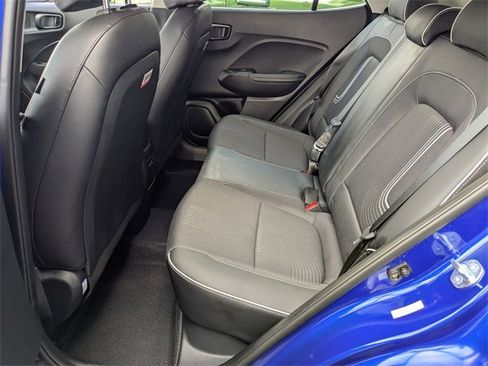 Used 2025 Hyundai Venue Limited image 27