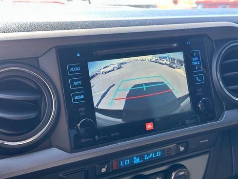 Used 2019 Toyota Tacoma TRD Sport AWD/4WD image 9