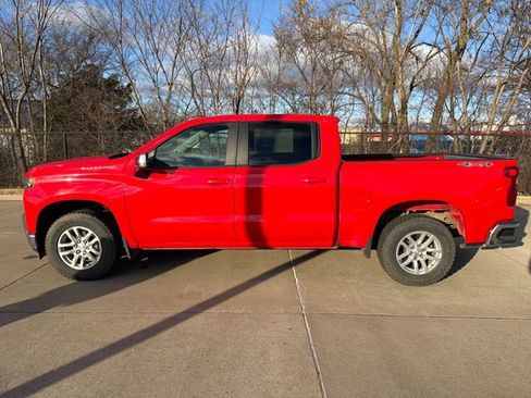 Used 2020 Chevrolet Silverado 1500 LT image 2
