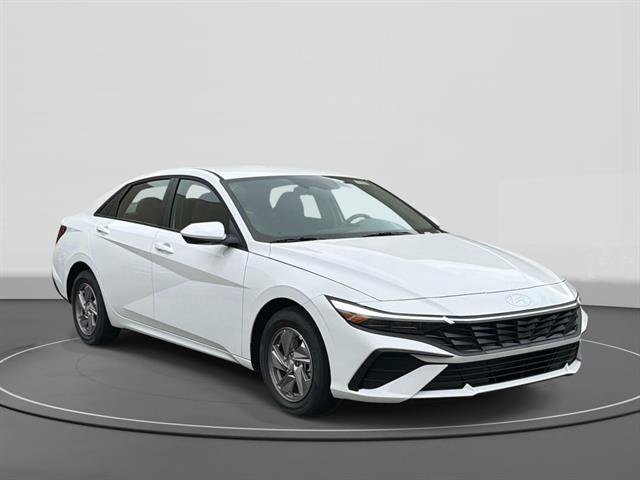 New 2026 Hyundai Elantra SE FWD image 2
