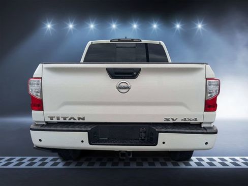 Used 2022 Nissan Titan SV w/ Accessory Utility Package image 4