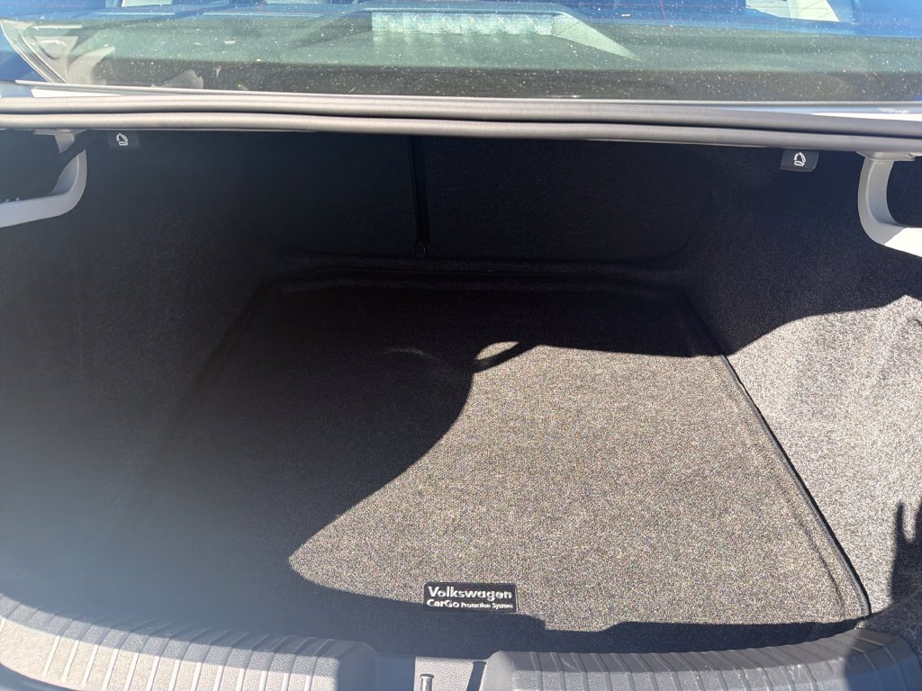 Certified 2025 Volkswagen Jetta SE FWD image 31